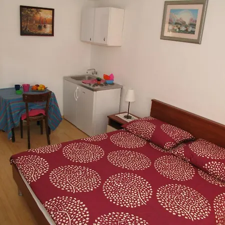 Ana Apartment