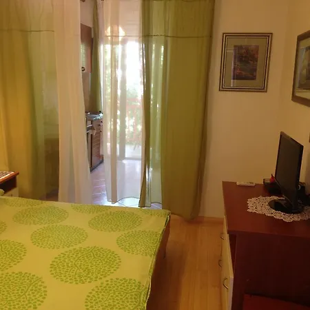 Ana Daire Trogir