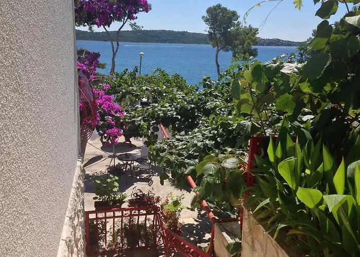 Ana * Trogir