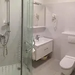 Ana * Τρογκίρ