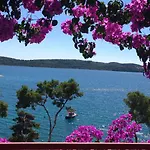 Ana Διαμέρισμα Τρογκίρ